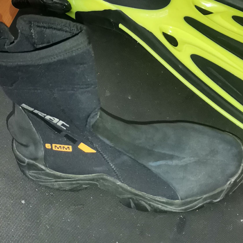 BOTOSI NEOPREN SCAFANDRU SEAC - SECOND HAND - 42-43 | Echipament BuyBack | Costume umede (WETSUIT)